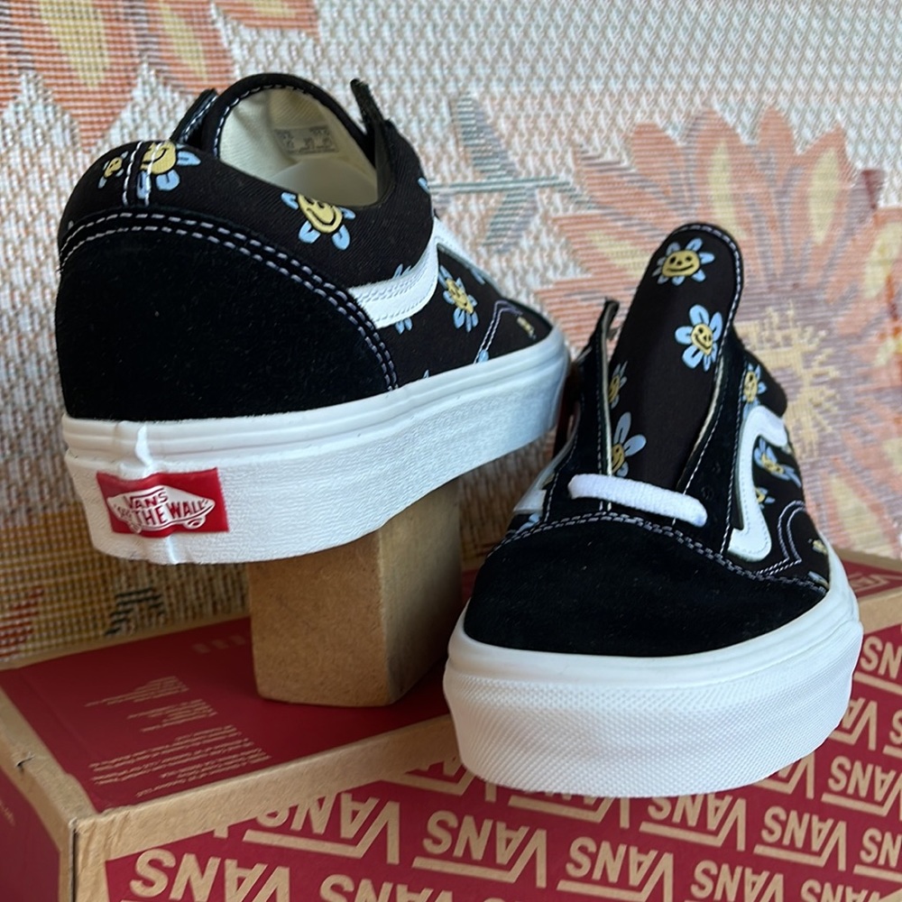 Vans Men’s Old Skool
Trippy Grin Floral Black/
VN0Á5JMIY23
 sneakers - Picture 9 of 16